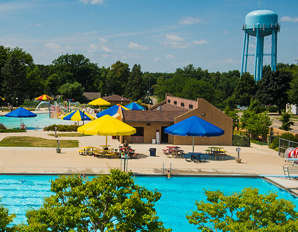 Hillcrest Aquatic Center pool