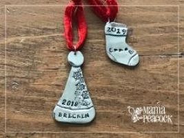 Make your own hand stamped ornament with Mama Peacock
